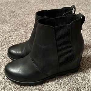 SOREL Joan of Arctic Wedge boots Size 9